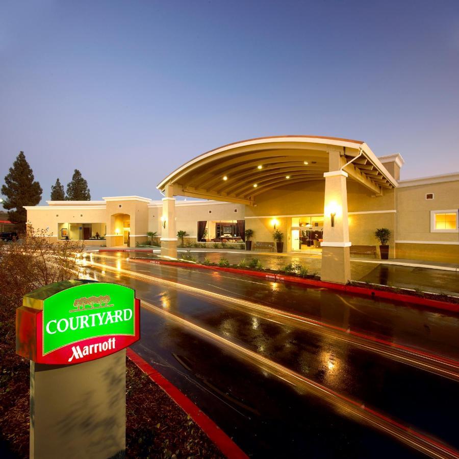 Courtyard By Marriott Sacramento Cal Expo Hotel Buitenkant foto