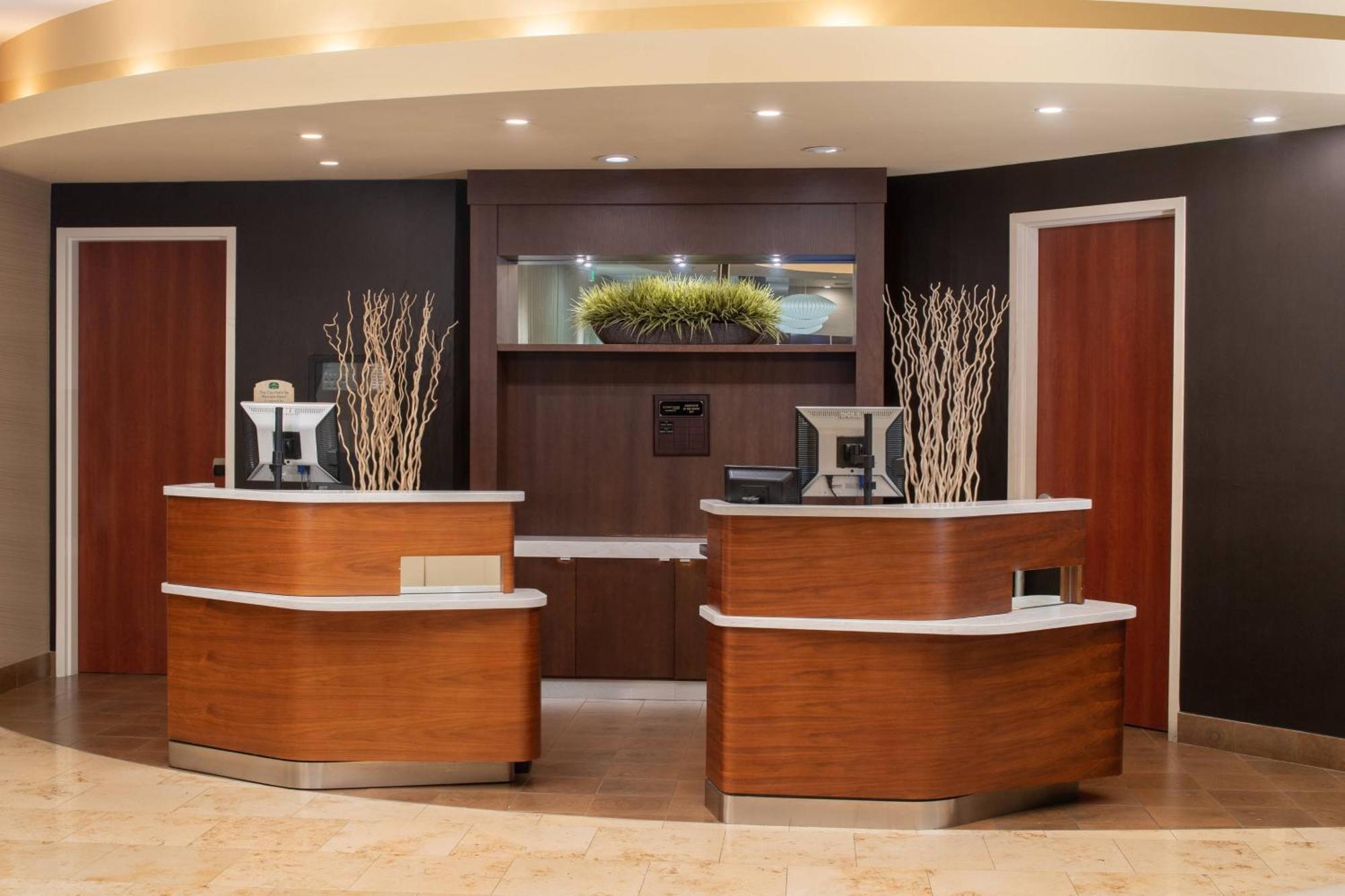 Courtyard By Marriott Sacramento Cal Expo Hotel Buitenkant foto