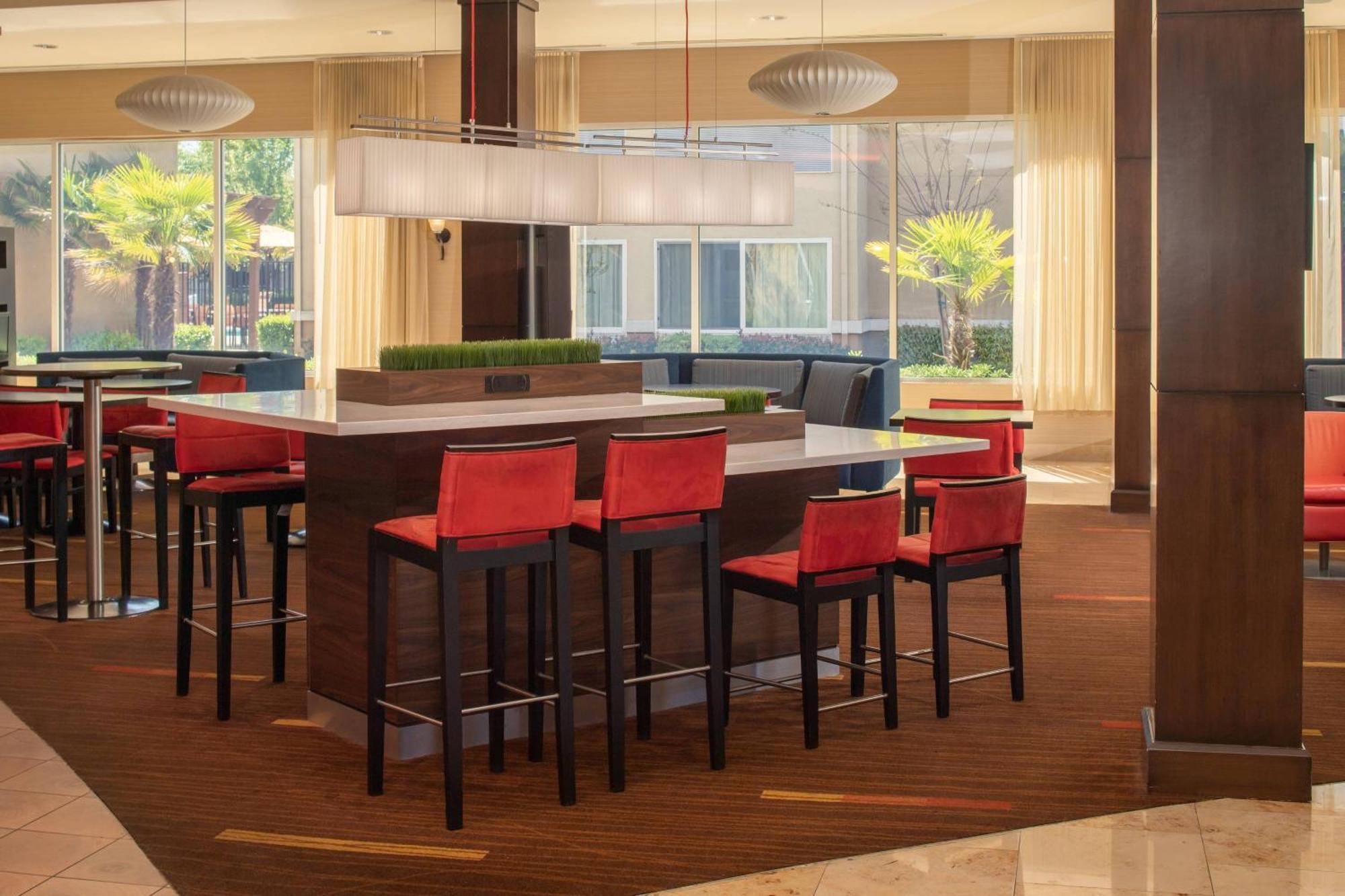 Courtyard By Marriott Sacramento Cal Expo Hotel Buitenkant foto