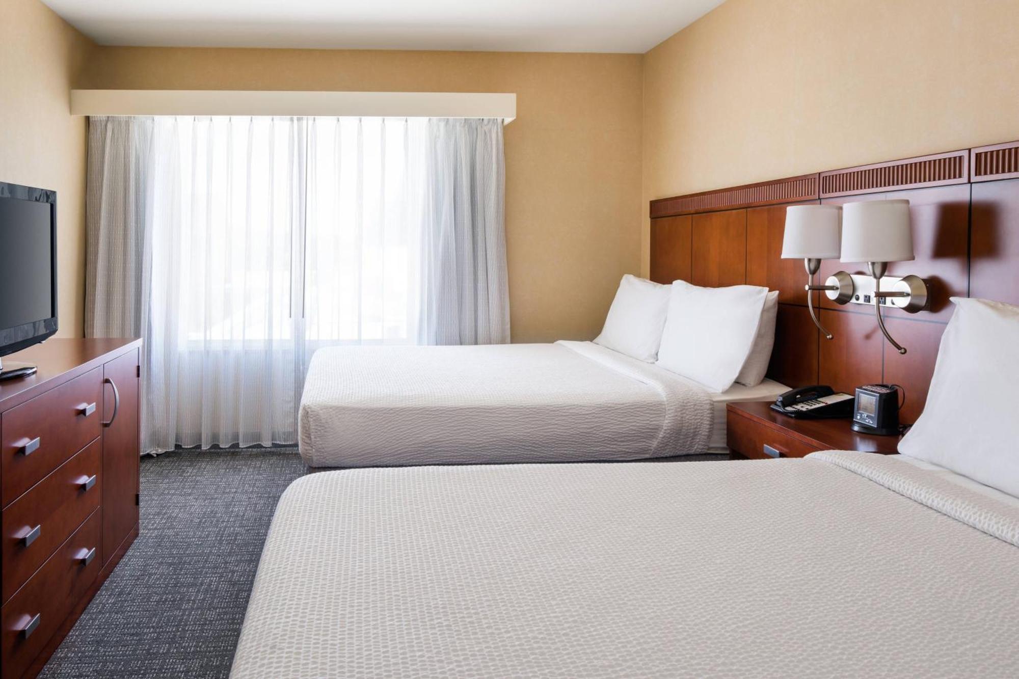 Courtyard By Marriott Sacramento Cal Expo Hotel Buitenkant foto