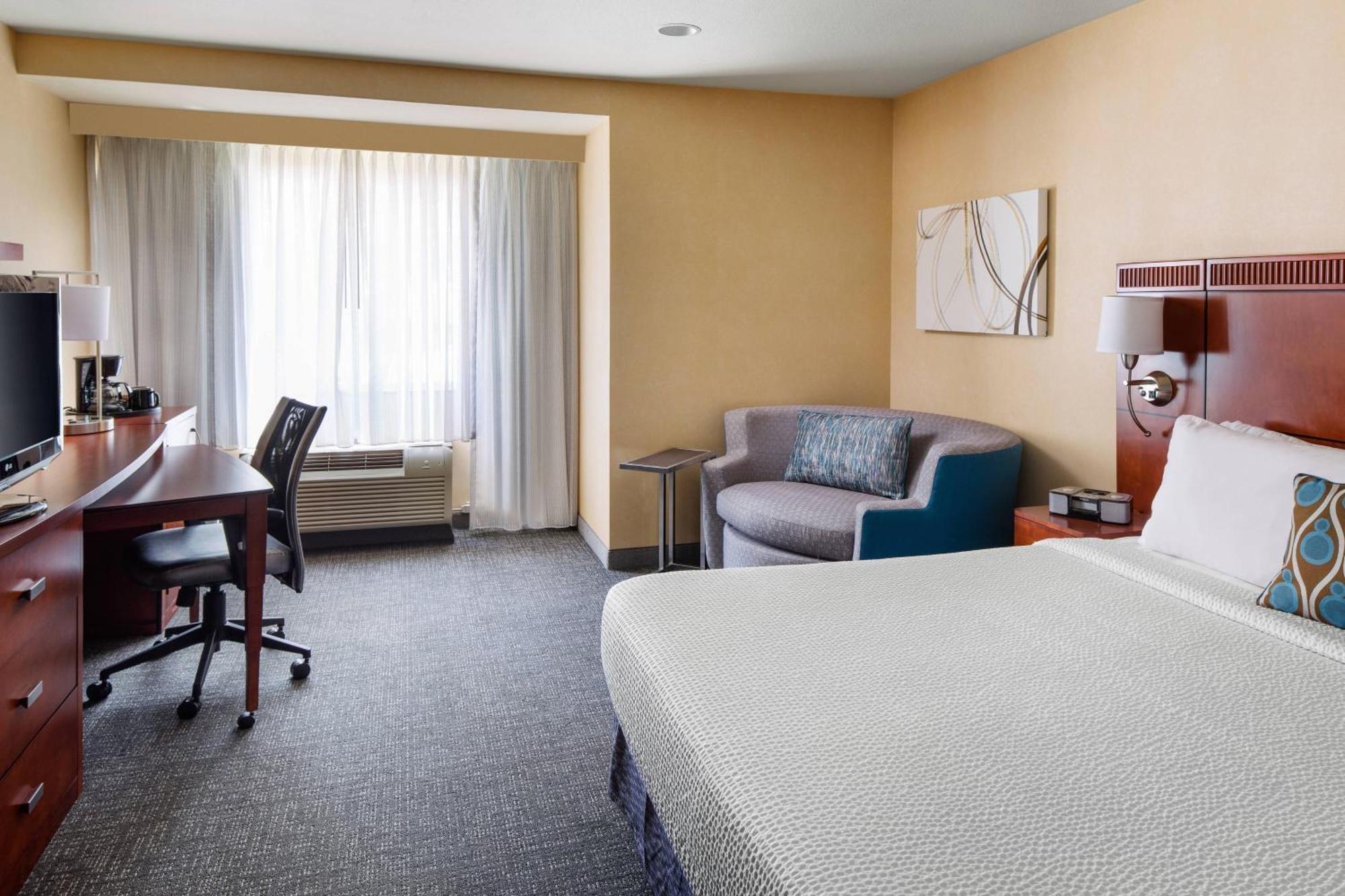 Courtyard By Marriott Sacramento Cal Expo Hotel Buitenkant foto