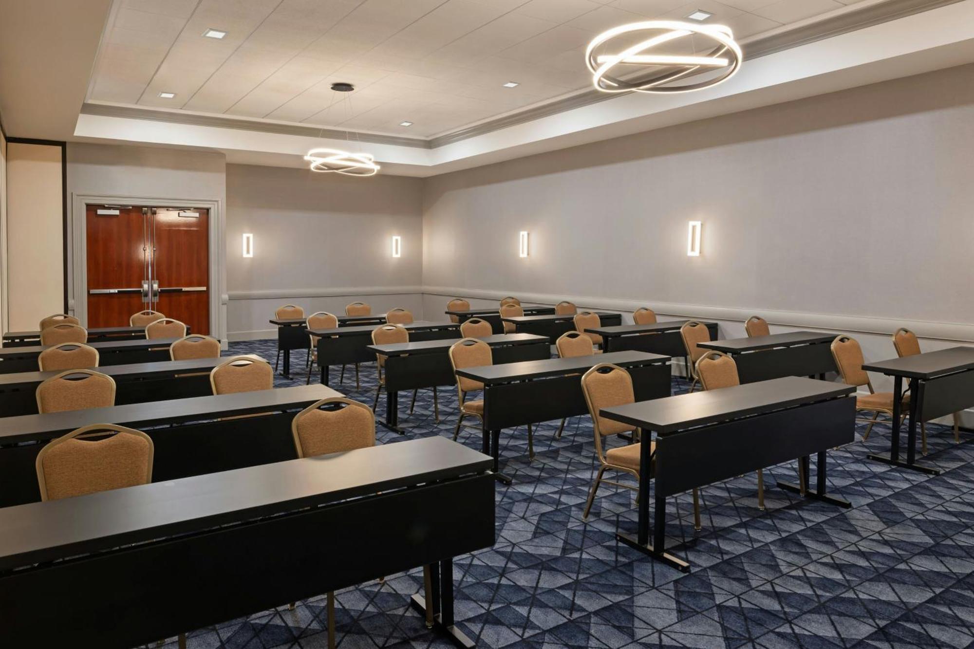 Courtyard By Marriott Sacramento Cal Expo Hotel Buitenkant foto