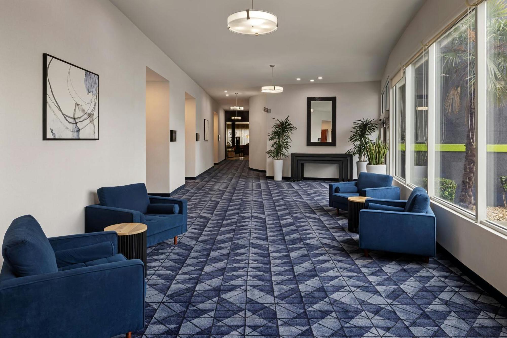 Courtyard By Marriott Sacramento Cal Expo Hotel Buitenkant foto