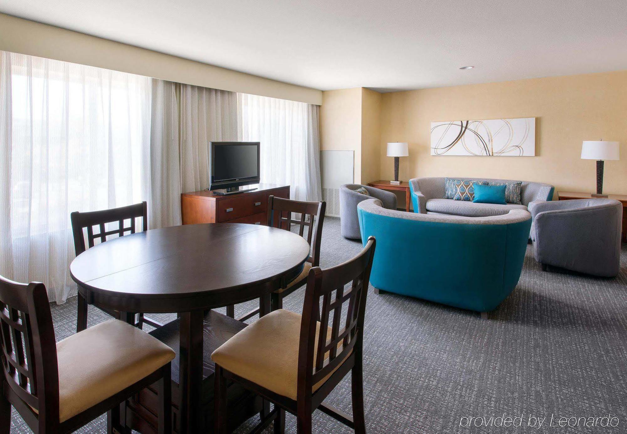 Courtyard By Marriott Sacramento Cal Expo Hotel Buitenkant foto