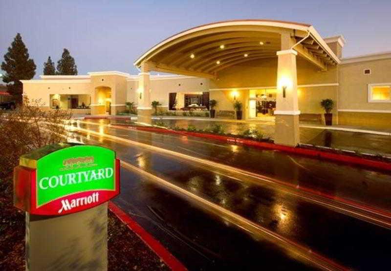 Courtyard By Marriott Sacramento Cal Expo Hotel Buitenkant foto