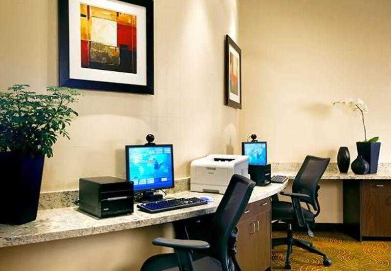 Courtyard By Marriott Sacramento Cal Expo Hotel Buitenkant foto